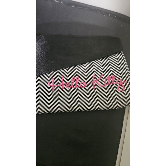Hello Kitty Sanrio Black and White Chevron Print Satin Clutch - Picture 3 of 6